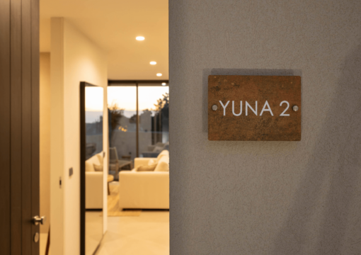 Yuna 2: Luxury surf lodge with sea view