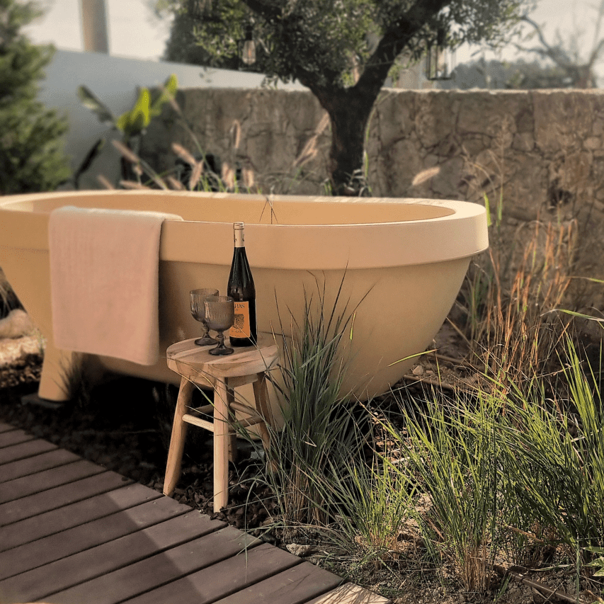 outdoorbathtub 2